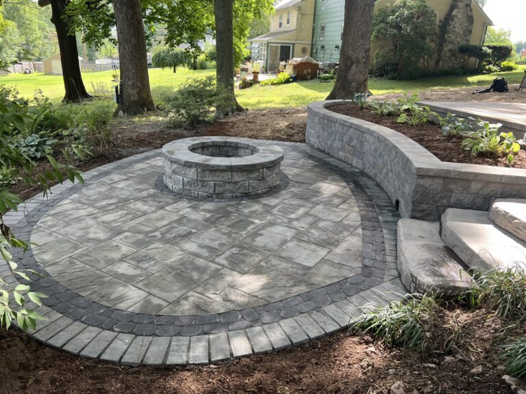 Retaining wall with Fire Pit
